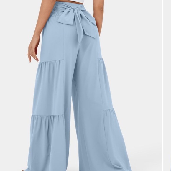 Halara breezeful flowy, wide leg pants in gorgeous burgundy color, medium, new - Picture 4 of 11